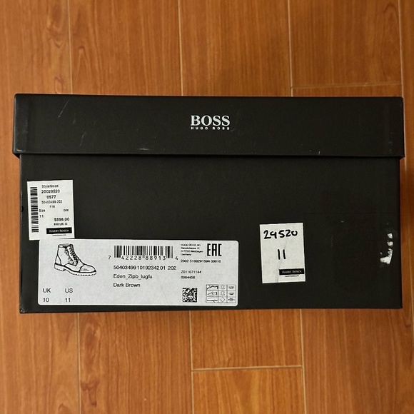 BRAND NEW!!! Hugo Boss Fur Lined Boots - Picture 3 of 5